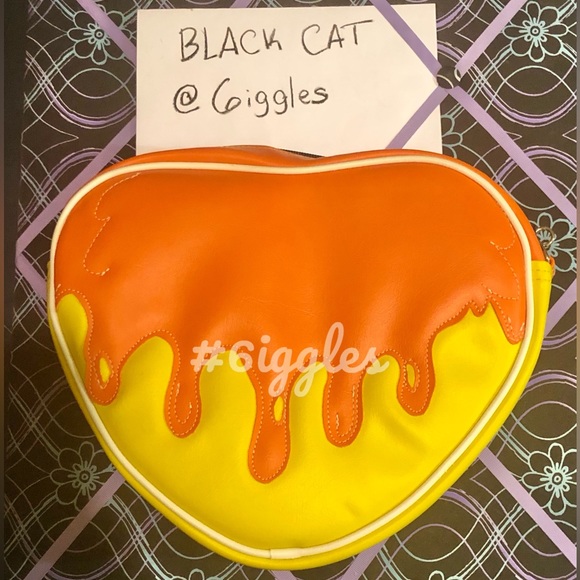 Kreeps Candy Corn Poison Apple (heart shape) bag - Picture 2 of 6